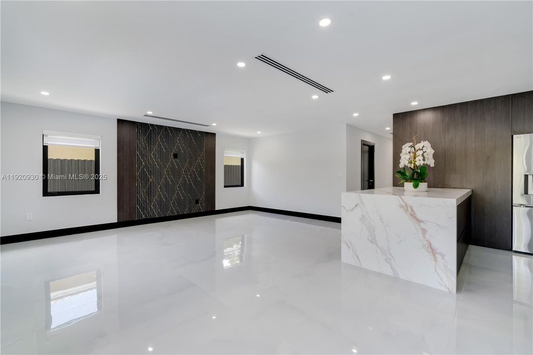 待售: $1,250,000 (4 贝兹, 6 浴室, 2504 平方英尺)