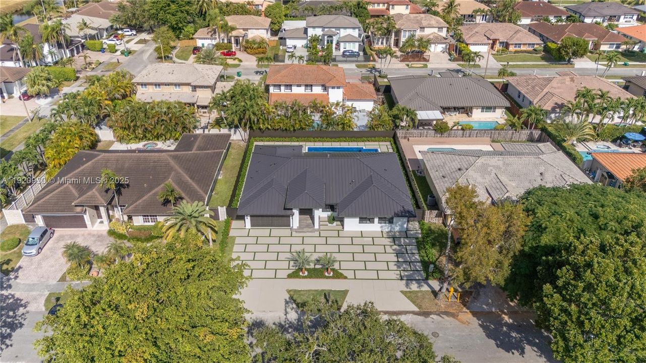 待售: $1,250,000 (4 贝兹, 6 浴室, 2504 平方英尺)