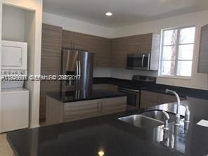 For Rent: $3,200 (3 beds, 2 baths, 1720 Square Feet)