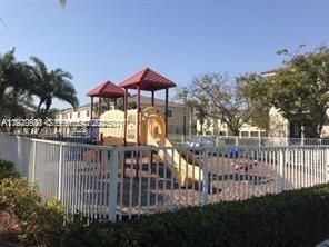 For Rent: $3,200 (3 beds, 2 baths, 1720 Square Feet)