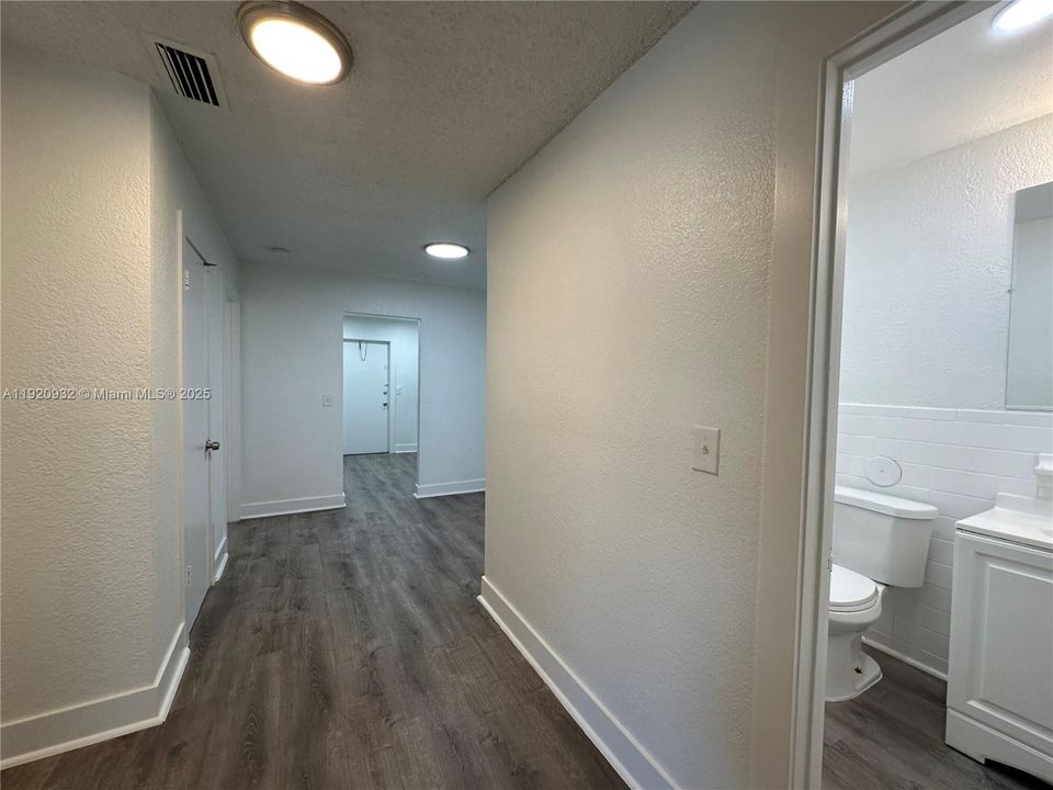 Active With Contract: $2,395 (2 beds, 2 baths, 0 Square Feet)