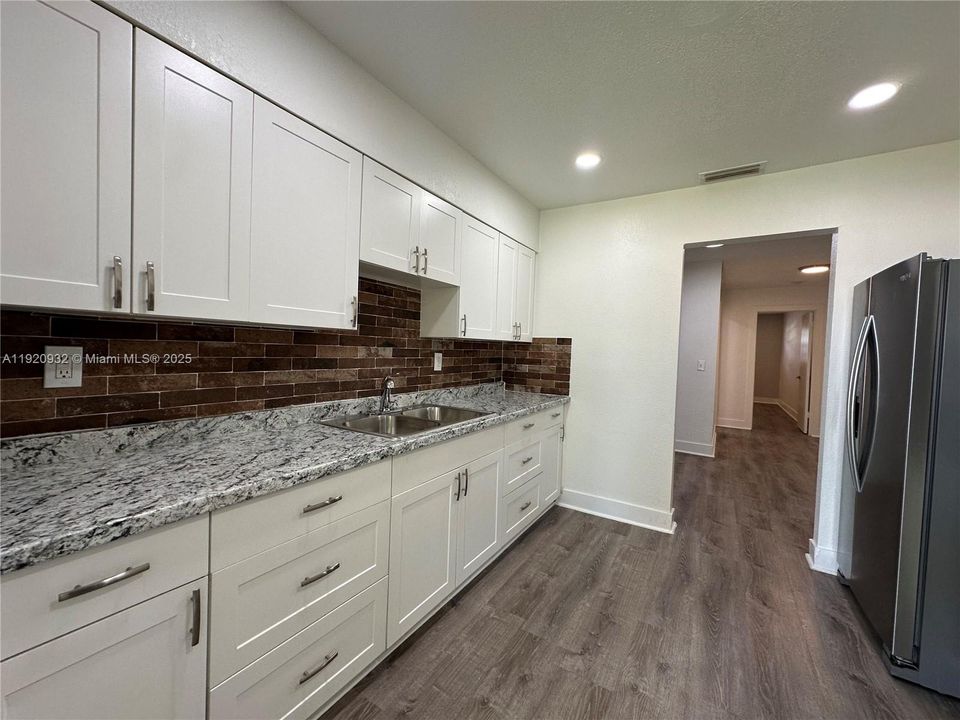 Active With Contract: $2,395 (2 beds, 2 baths, 0 Square Feet)