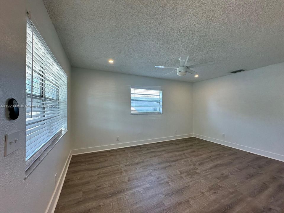 Active With Contract: $2,395 (2 beds, 2 baths, 0 Square Feet)