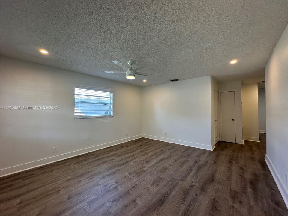 Active With Contract: $2,395 (2 beds, 2 baths, 0 Square Feet)