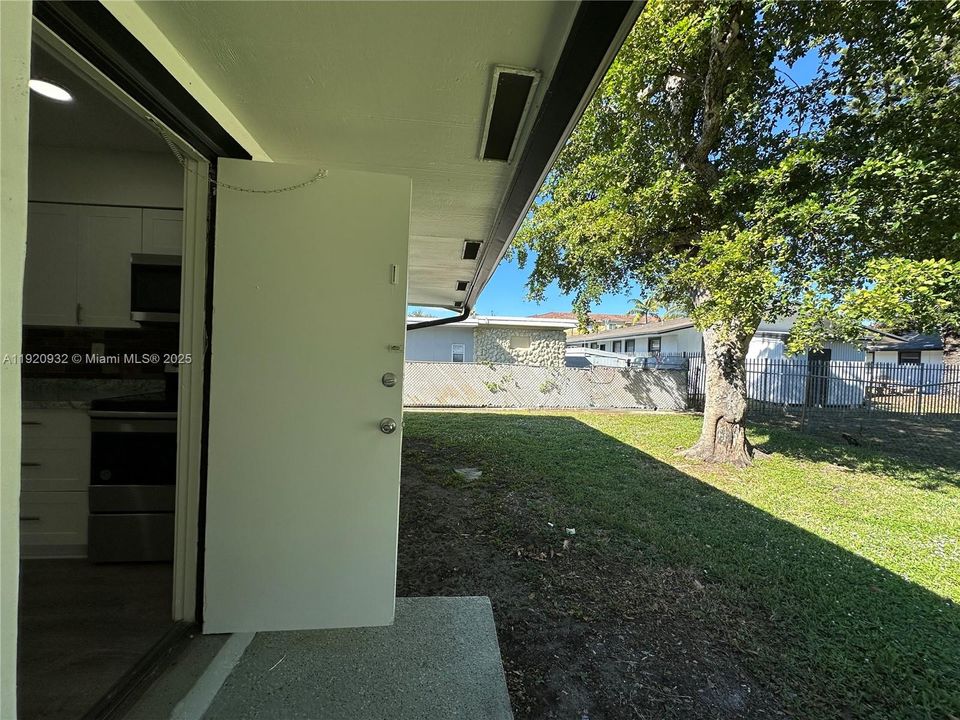 Active With Contract: $2,395 (2 beds, 2 baths, 0 Square Feet)