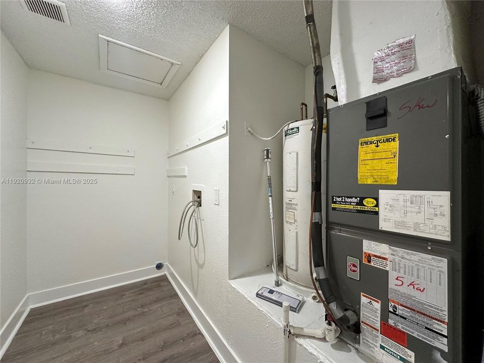 Active With Contract: $2,395 (2 beds, 2 baths, 0 Square Feet)