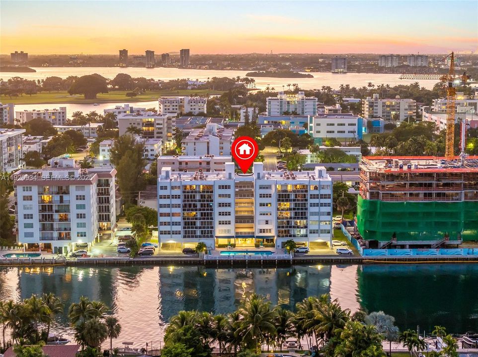 En Venta: $464,900 (1 camas, 1 baños, 1080 Pies cuadrados)