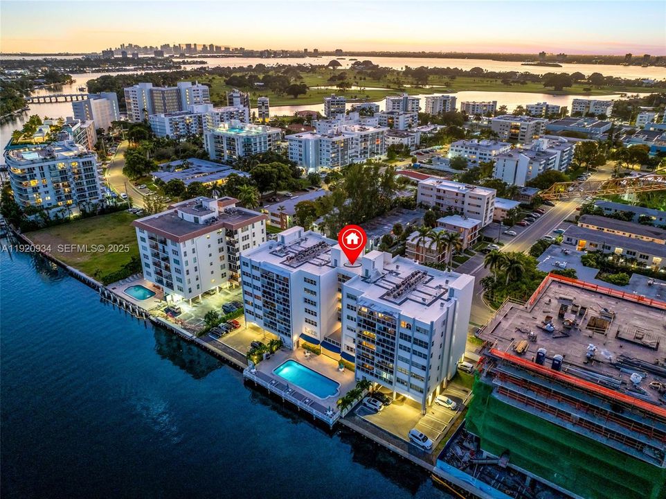 En Venta: $464,900 (1 camas, 1 baños, 1080 Pies cuadrados)