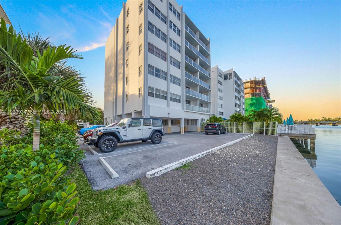 En Venta: $464,900 (1 camas, 1 baños, 1080 Pies cuadrados)