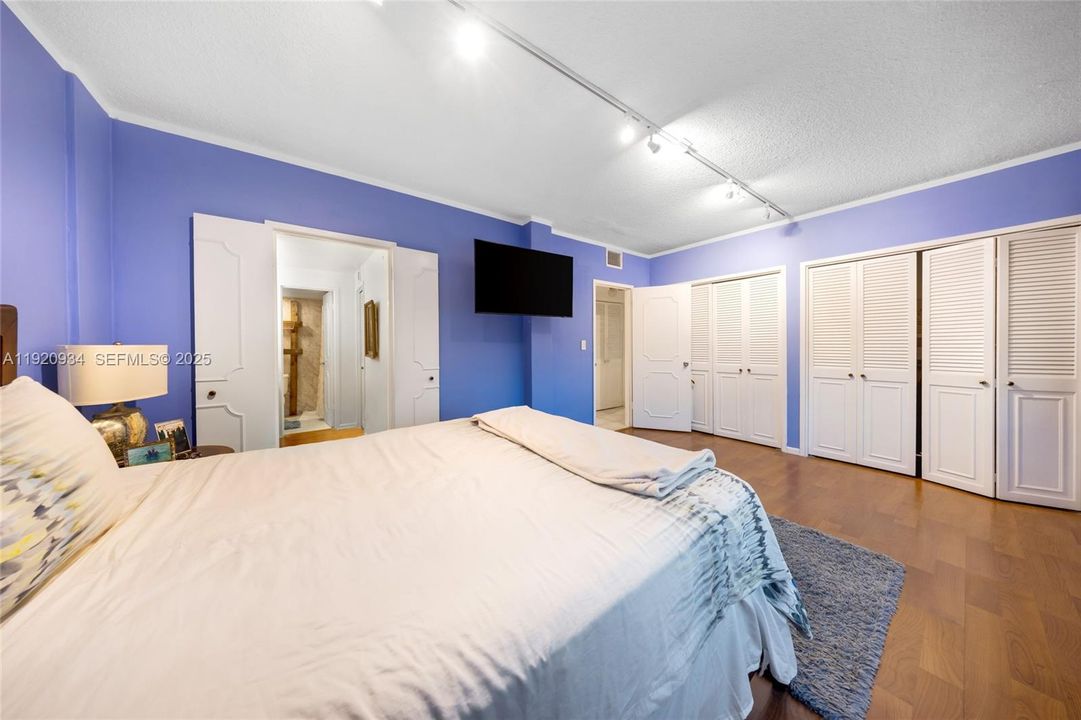 En Venta: $464,900 (1 camas, 1 baños, 1080 Pies cuadrados)