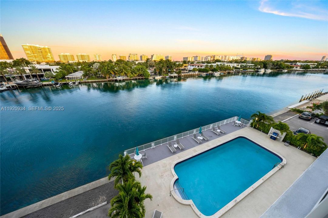 En Venta: $464,900 (1 camas, 1 baños, 1080 Pies cuadrados)