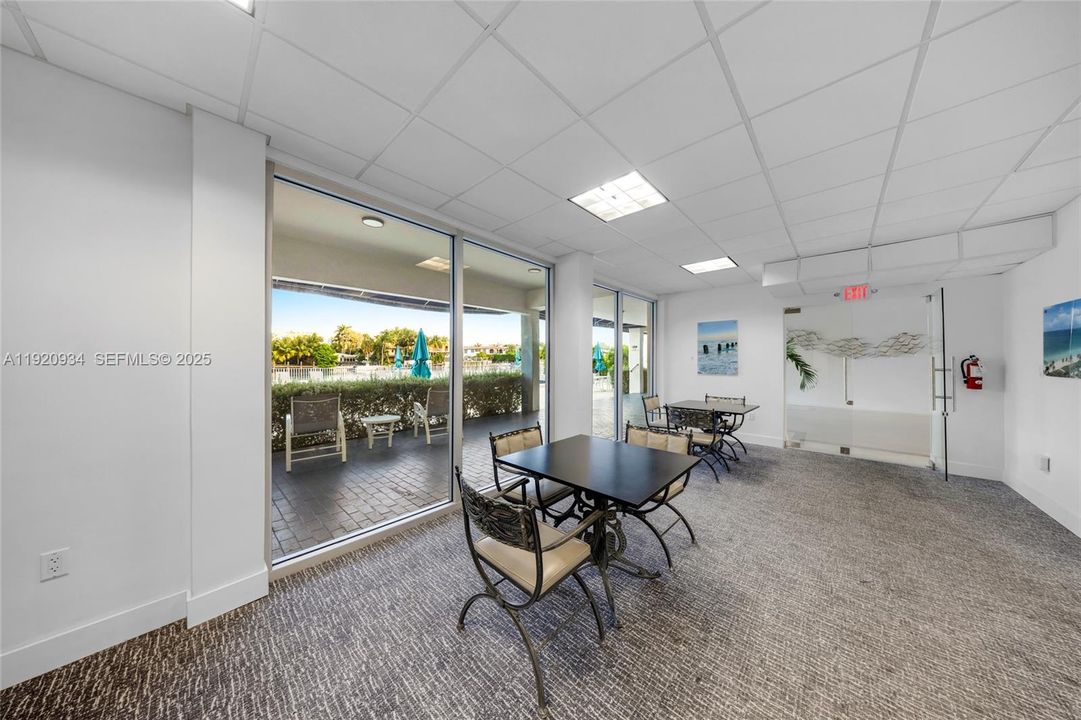 En Venta: $464,900 (1 camas, 1 baños, 1080 Pies cuadrados)