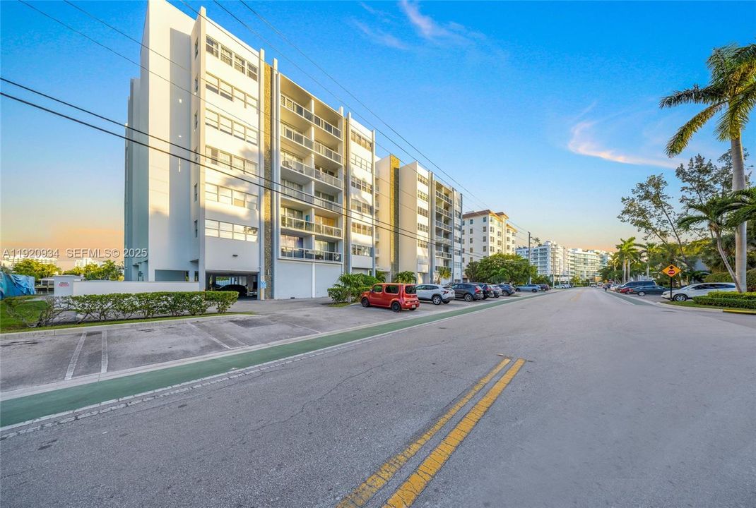 En Venta: $464,900 (1 camas, 1 baños, 1080 Pies cuadrados)