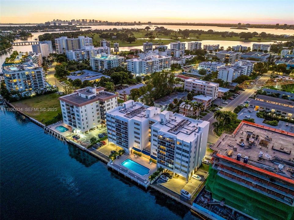 En Venta: $464,900 (1 camas, 1 baños, 1080 Pies cuadrados)