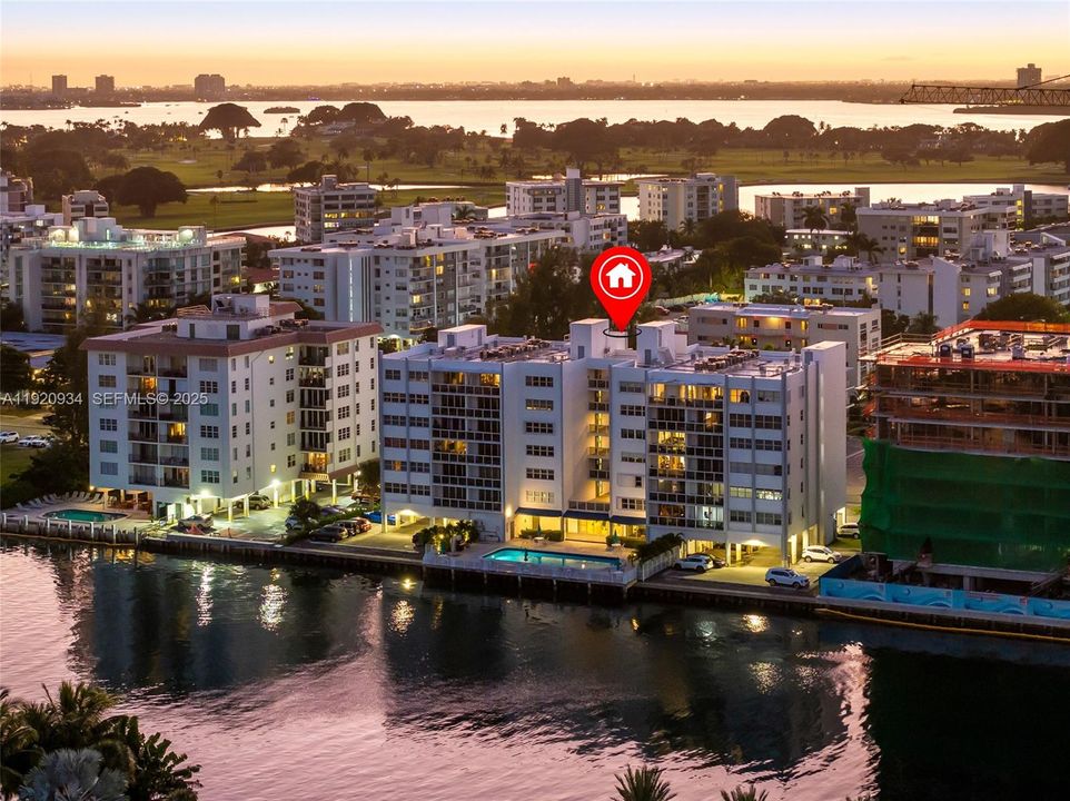 En Venta: $464,900 (1 camas, 1 baños, 1080 Pies cuadrados)