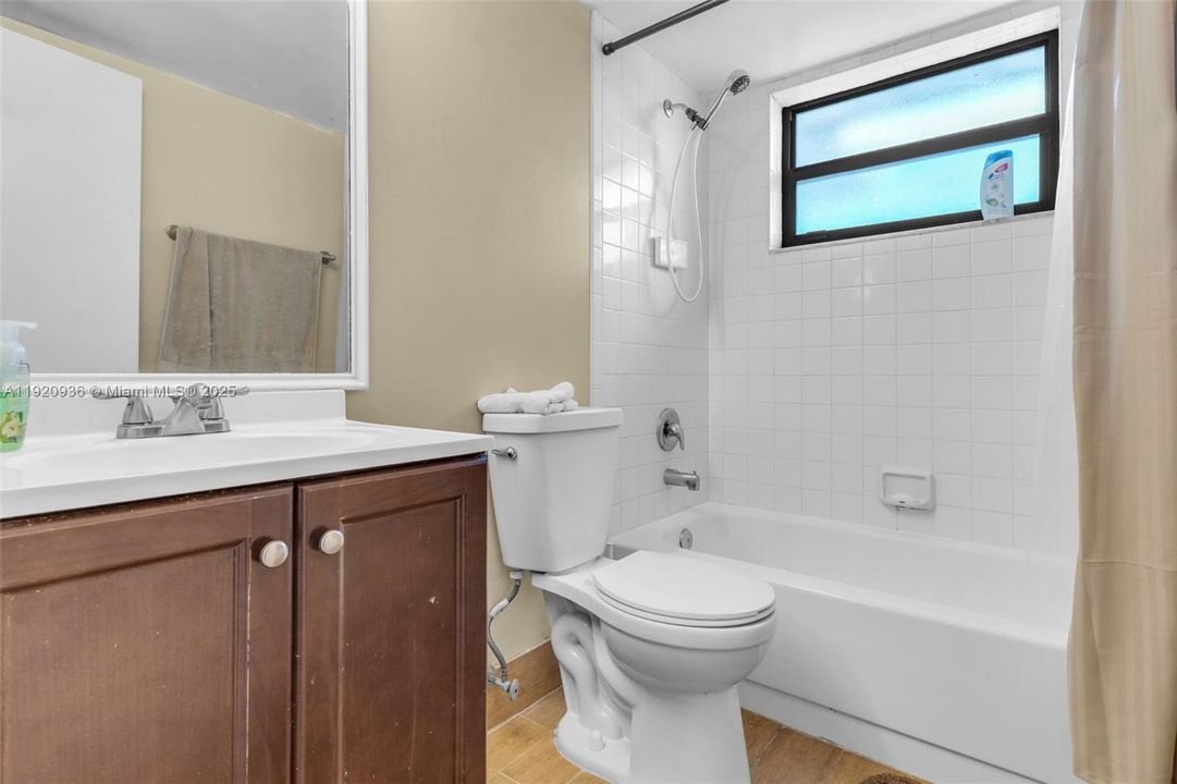 En Venta: $315,000 (2 camas, 2 baños, 750 Pies cuadrados)