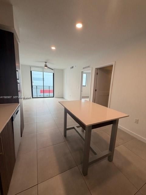 Active With Contract: $2,635 (1 beds, 1 baths, 0 Square Feet)
