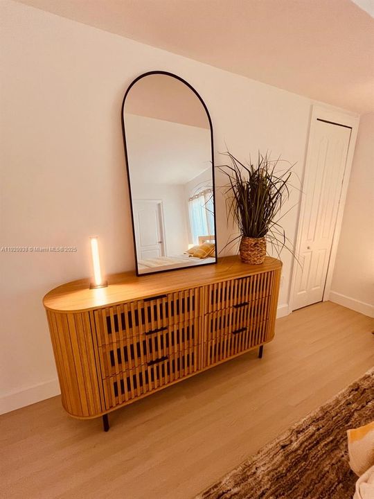 В аренду: $2,300 (1 спален, 1 ванн, 750 Квадратных фут)