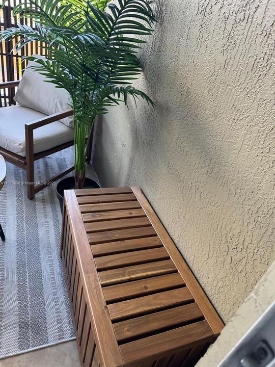 В аренду: $2,300 (1 спален, 1 ванн, 750 Квадратных фут)