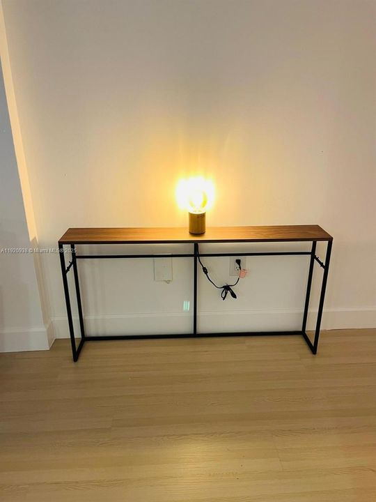 В аренду: $2,300 (1 спален, 1 ванн, 750 Квадратных фут)