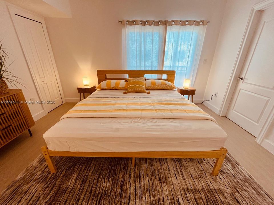 В аренду: $2,300 (1 спален, 1 ванн, 750 Квадратных фут)