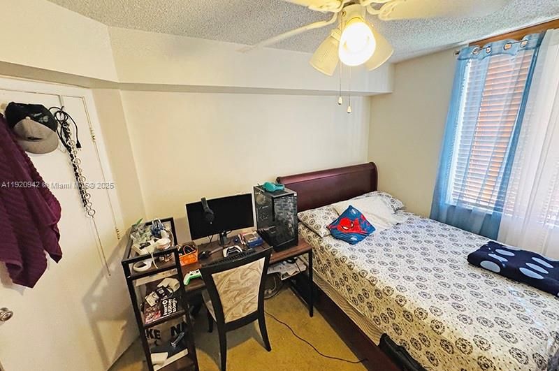 待售: $205,000 (2 贝兹, 1 浴室, 908 平方英尺)