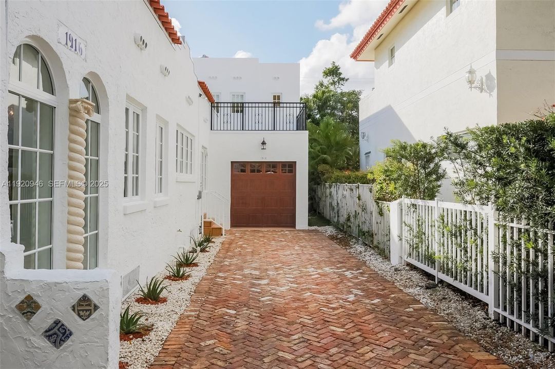 For Rent: $7,500 (4 beds, 4 baths, 2104 Square Feet)