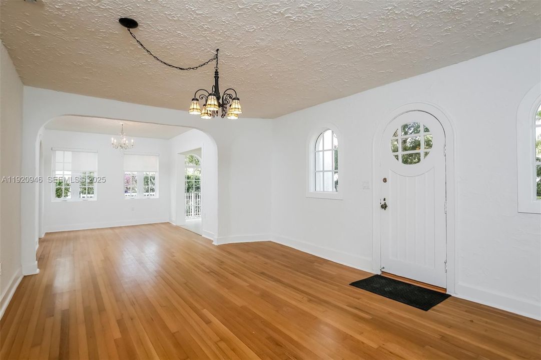 For Rent: $7,500 (4 beds, 4 baths, 2104 Square Feet)