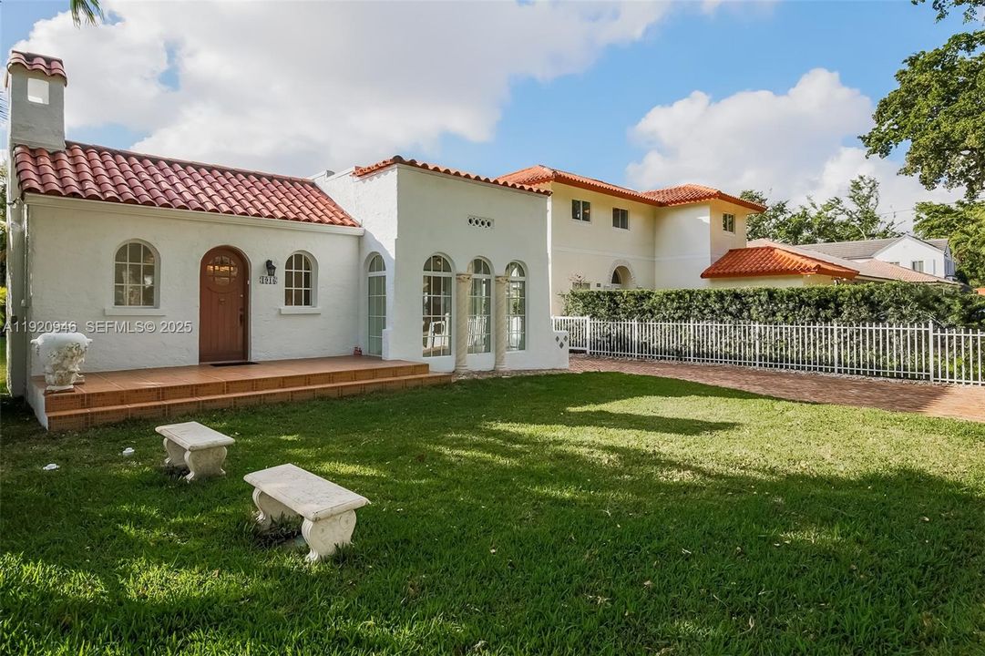 For Rent: $7,500 (4 beds, 4 baths, 2104 Square Feet)