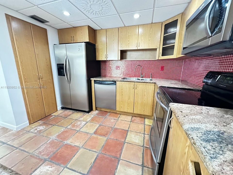 For Sale: $440,000 (3 beds, 2 baths, 1428 Square Feet)