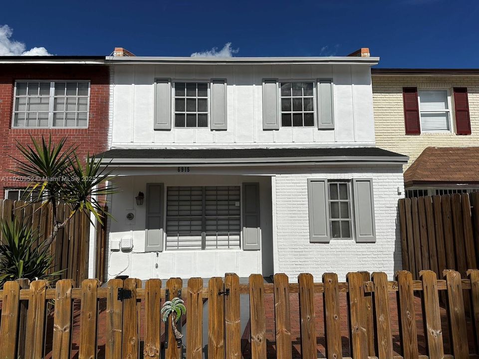 For Sale: $440,000 (3 beds, 2 baths, 1428 Square Feet)