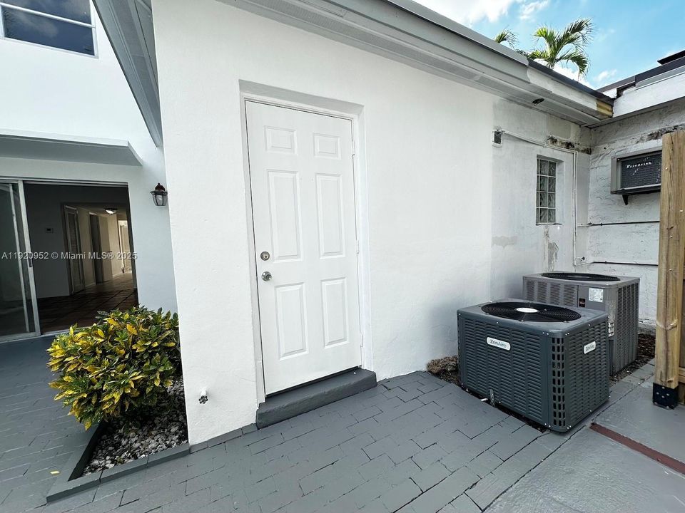 For Sale: $440,000 (3 beds, 2 baths, 1428 Square Feet)