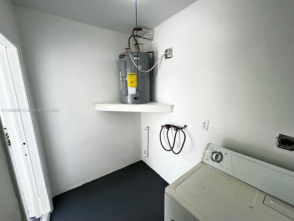 For Sale: $440,000 (3 beds, 2 baths, 1428 Square Feet)