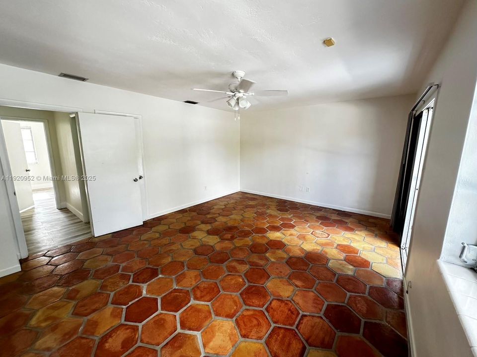 For Sale: $440,000 (3 beds, 2 baths, 1428 Square Feet)