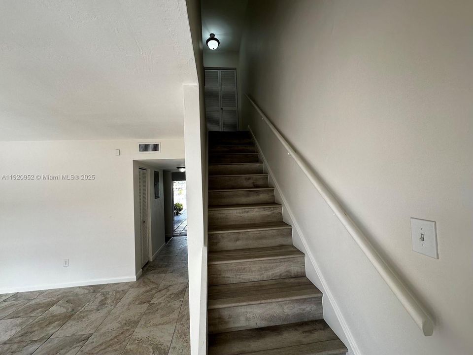 For Sale: $440,000 (3 beds, 2 baths, 1428 Square Feet)