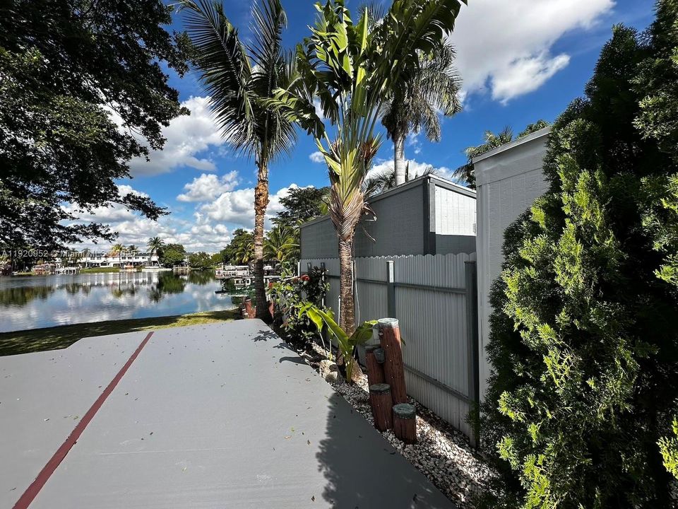 For Sale: $440,000 (3 beds, 2 baths, 1428 Square Feet)