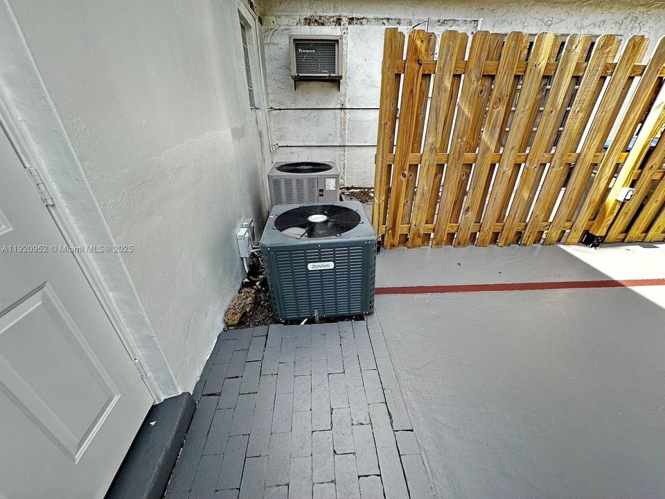 For Sale: $440,000 (3 beds, 2 baths, 1428 Square Feet)