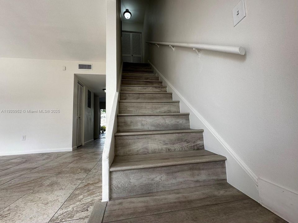 For Sale: $440,000 (3 beds, 2 baths, 1428 Square Feet)