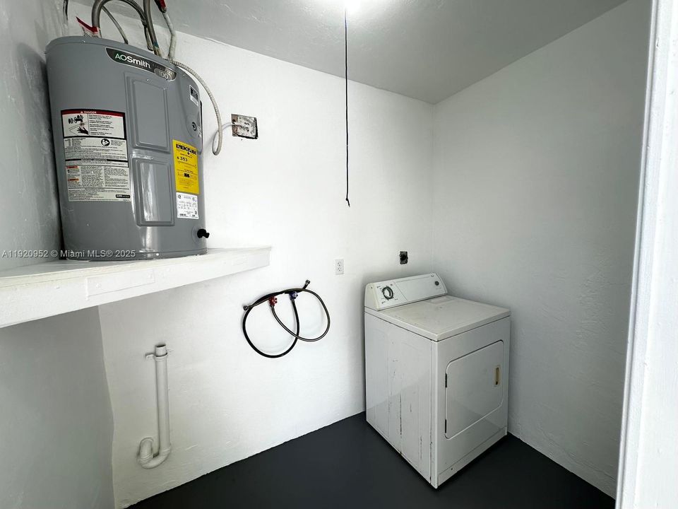 For Sale: $440,000 (3 beds, 2 baths, 1428 Square Feet)