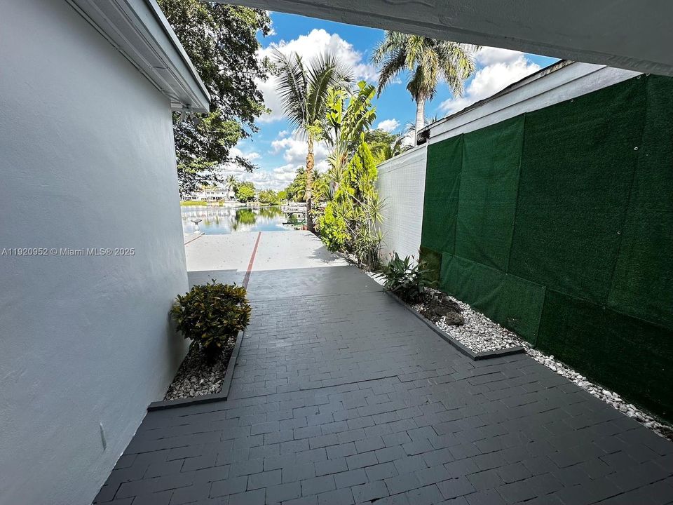 For Sale: $440,000 (3 beds, 2 baths, 1428 Square Feet)