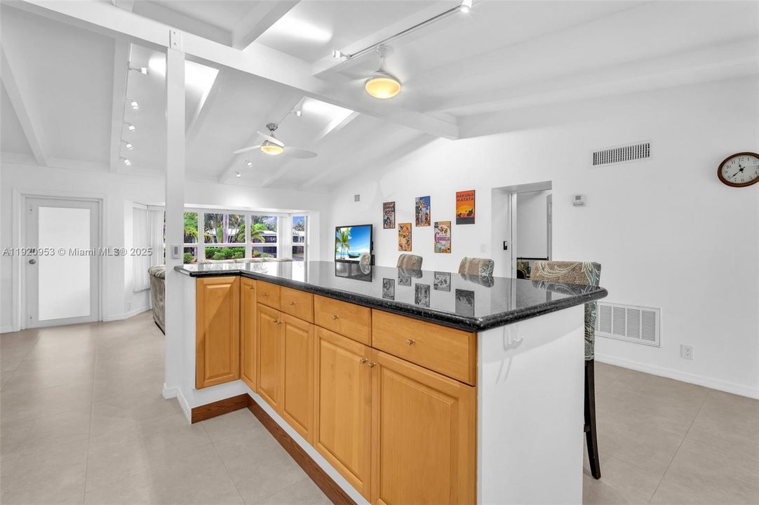 For Sale: $1,290,000 (3 beds, 3 baths, 1688 Square Feet)