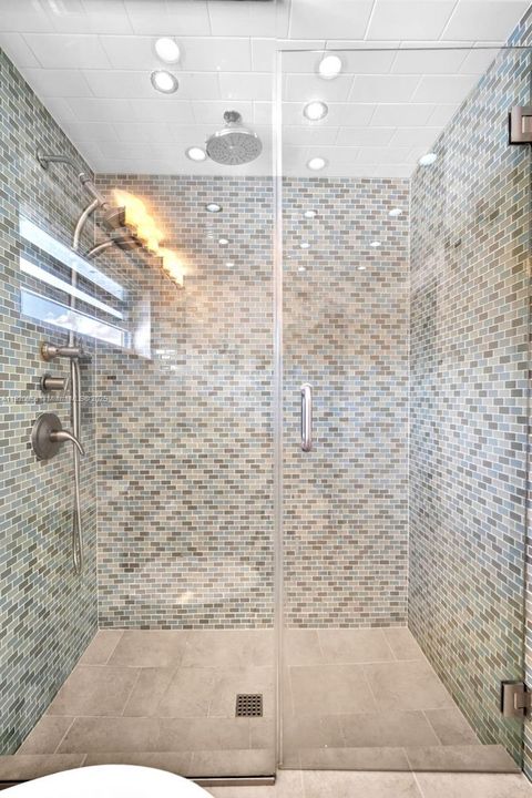 For Sale: $1,290,000 (3 beds, 3 baths, 1688 Square Feet)