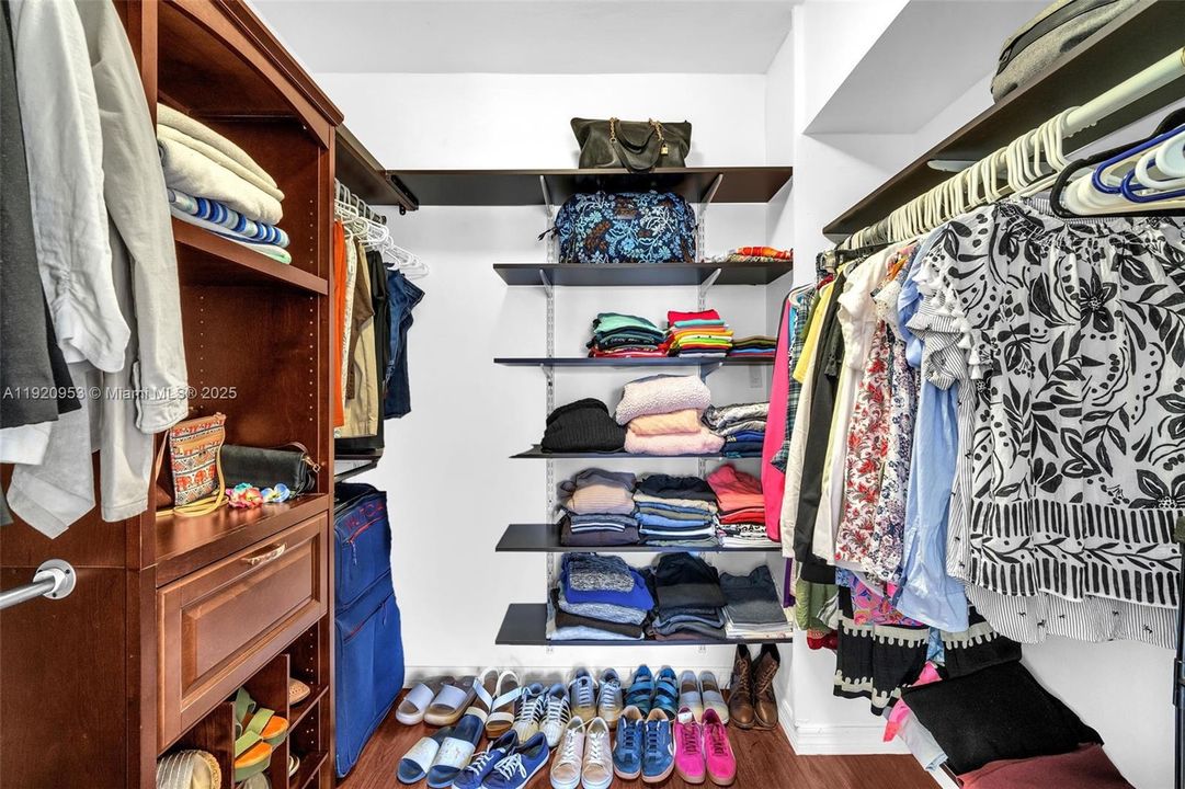 For Sale: $1,290,000 (3 beds, 3 baths, 1688 Square Feet)