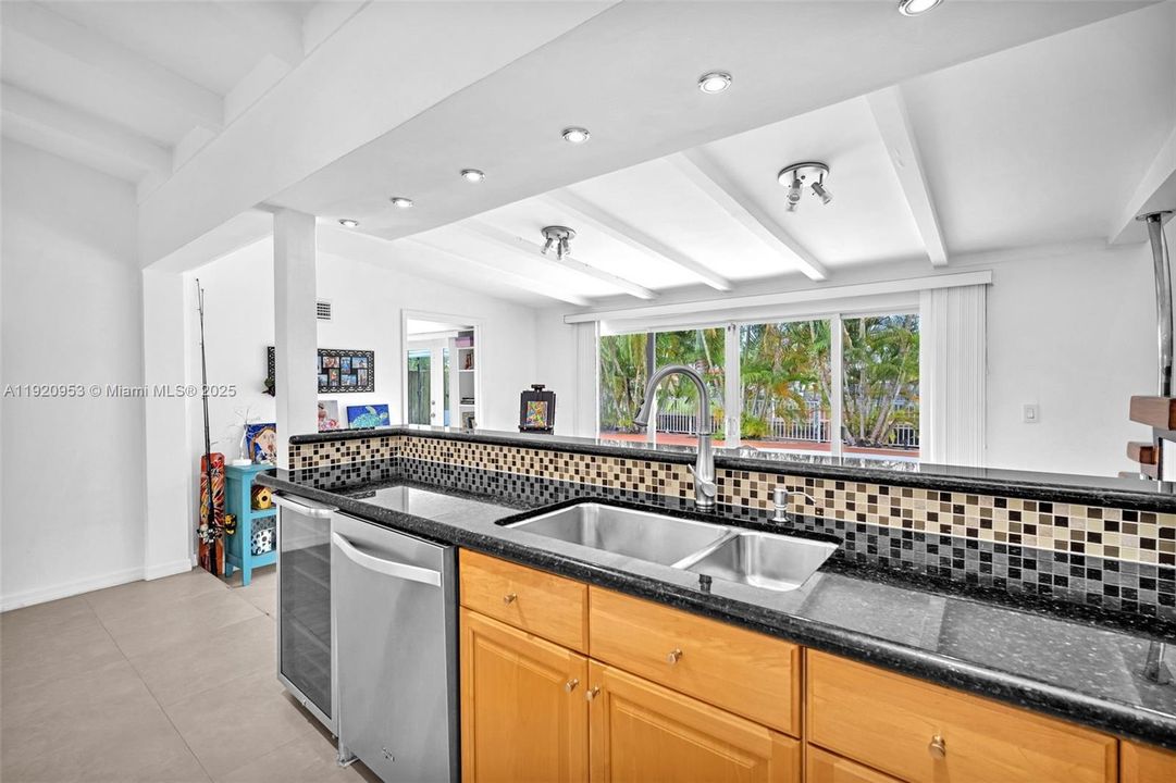 For Sale: $1,290,000 (3 beds, 3 baths, 1688 Square Feet)