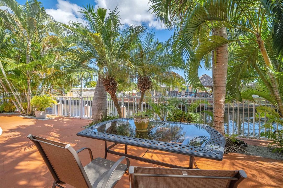 For Sale: $1,290,000 (3 beds, 3 baths, 1688 Square Feet)