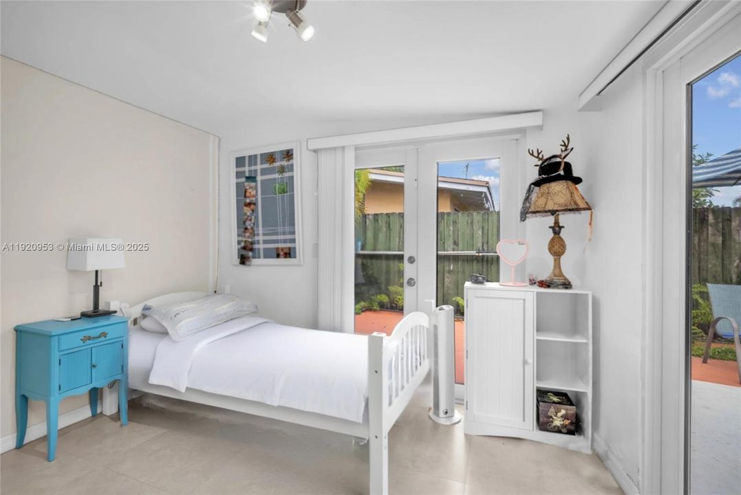 For Sale: $1,290,000 (3 beds, 3 baths, 1688 Square Feet)