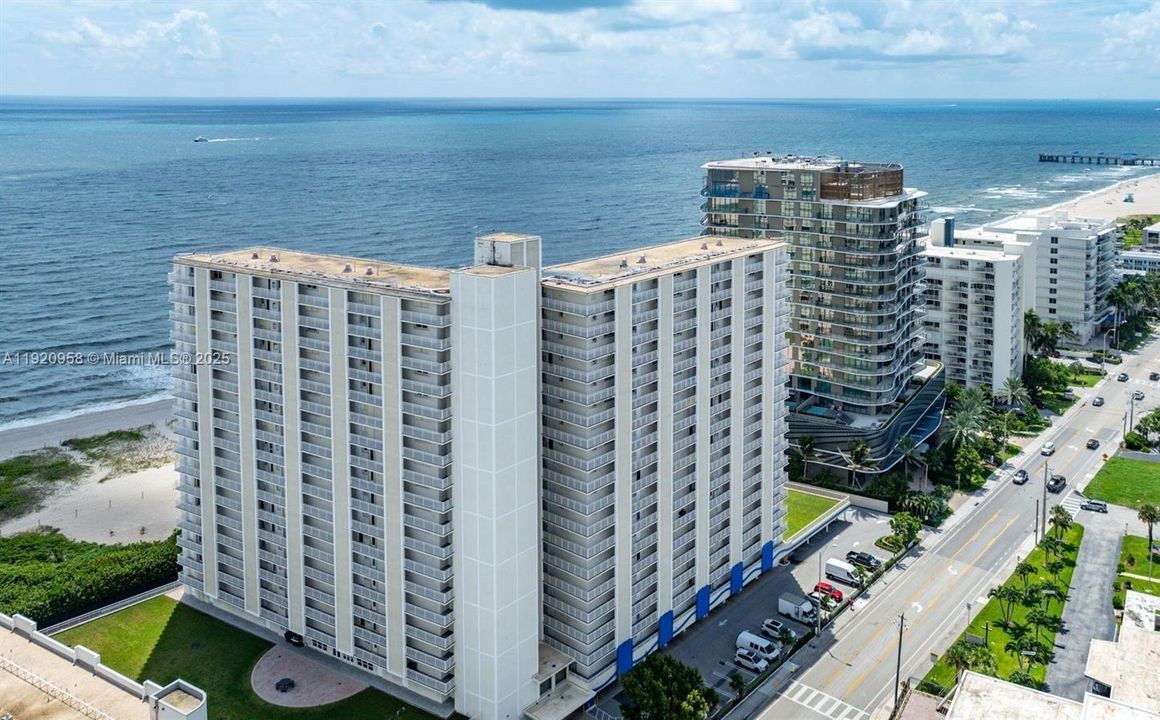 For Sale: $599,000 (2 beds, 2 baths, 1140 Square Feet)