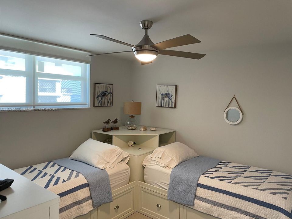 For Sale: $599,000 (2 beds, 2 baths, 1140 Square Feet)