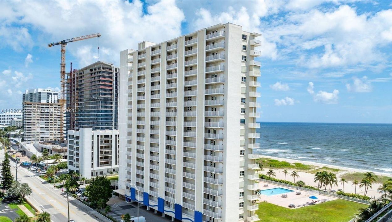 For Sale: $599,000 (2 beds, 2 baths, 1140 Square Feet)