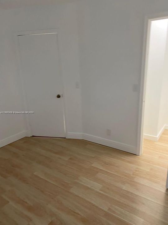 For Sale: $139,900 (2 beds, 2 baths, 890 Square Feet)